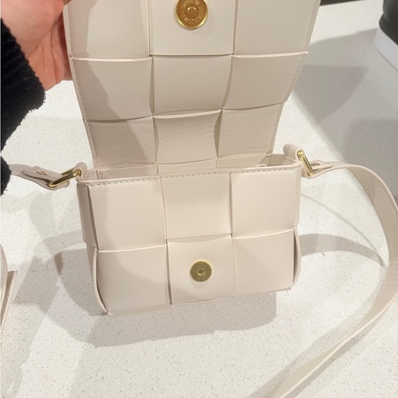 TALULAH Cream Shoulder Bag with Gold Accents - Picture 3 of 5